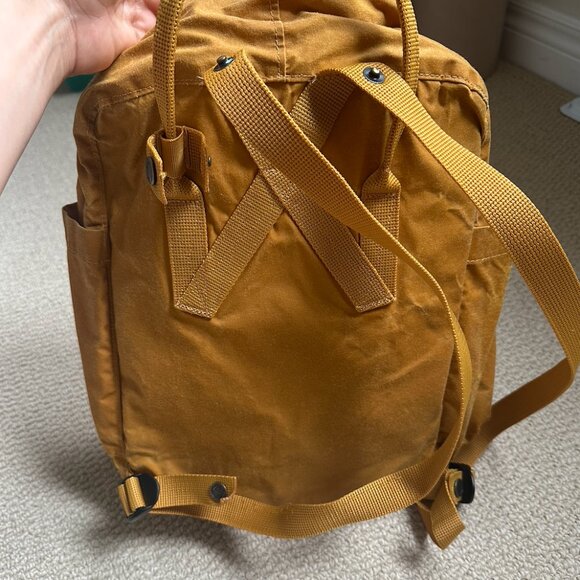 Acorn Fjallraven Kanken Backpack Unisex - Picture 4 of 4
